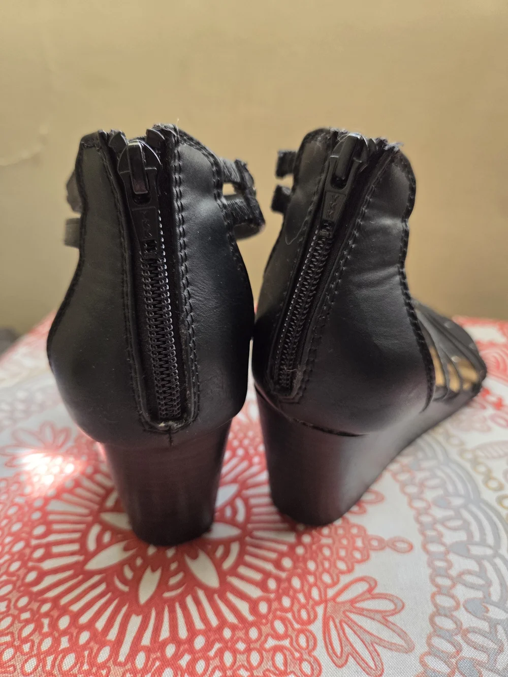 Seychelles black strappy